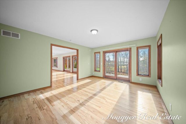 1736 Parker Drive, Wayland, MI 49348