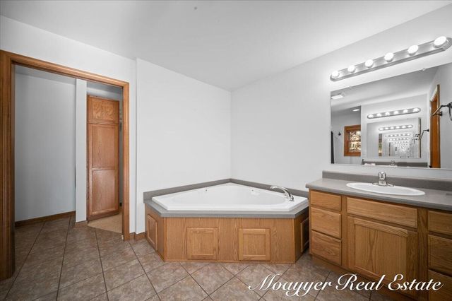 1736 Parker Drive, Wayland, MI 49348