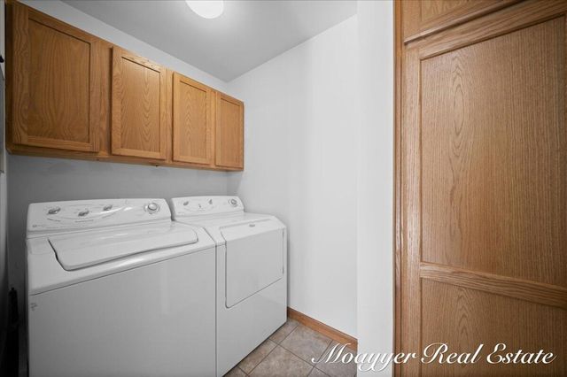 1736 Parker Drive, Wayland, MI 49348