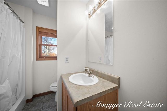 1736 Parker Drive, Wayland, MI 49348