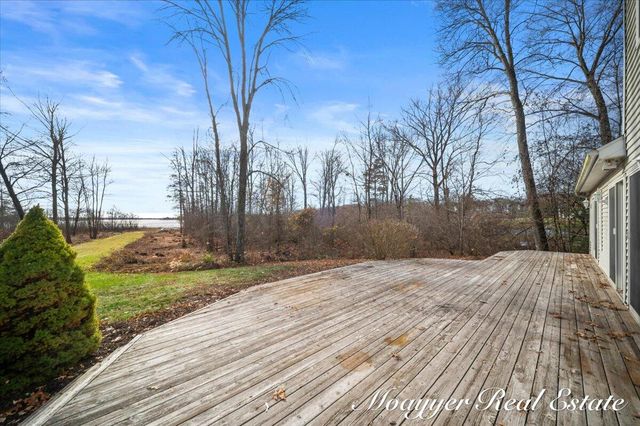 1736 Parker Drive, Wayland, MI 49348