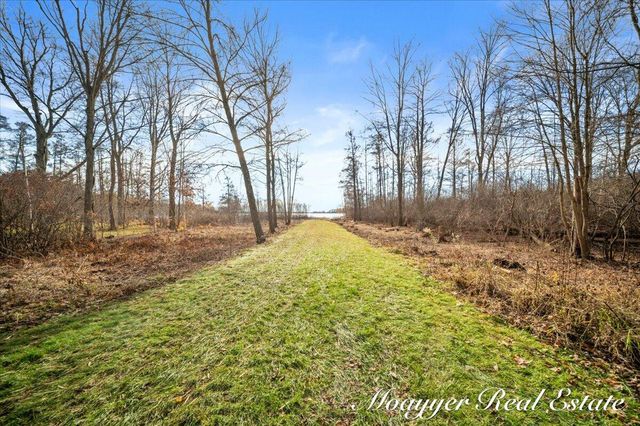 1736 Parker Drive, Wayland, MI 49348