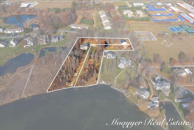 1736 Parker Drive, Wayland, MI 49348