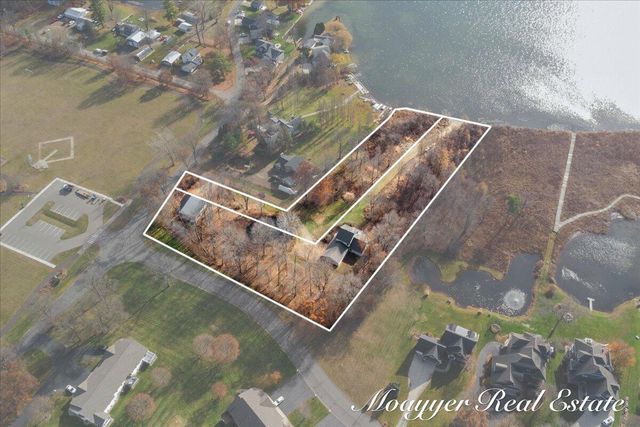 1736 Parker Drive, Wayland, MI 49348