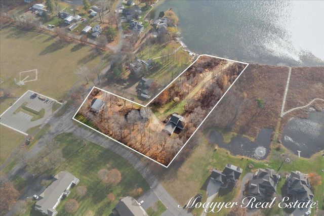 1736 Parker Drive, Wayland, MI 49348