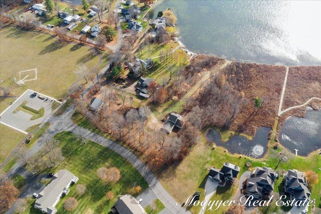 1736 Parker Drive, Wayland, MI 49348