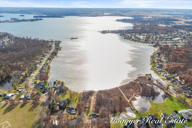 1736 Parker Drive, Wayland, MI 49348