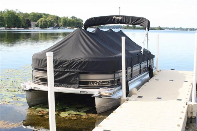 1736 Parker Drive, Wayland, MI 49348