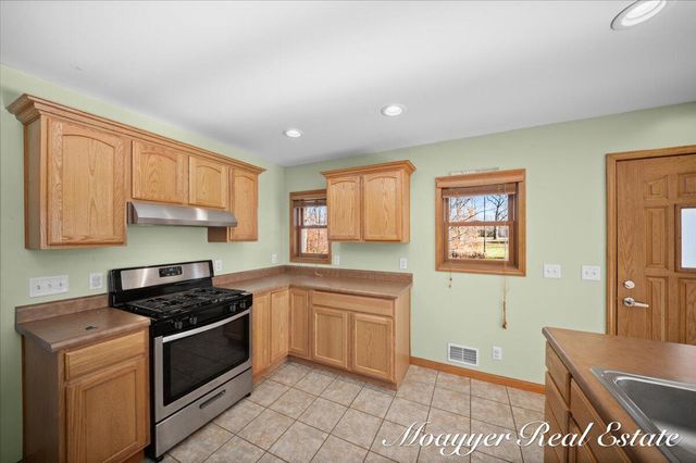 1736 Parker Drive, Wayland, MI 49348