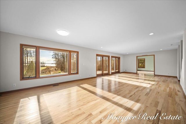 1736 Parker Drive, Wayland, MI 49348