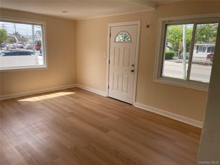 301 Jackson, Syosset, NY 11791