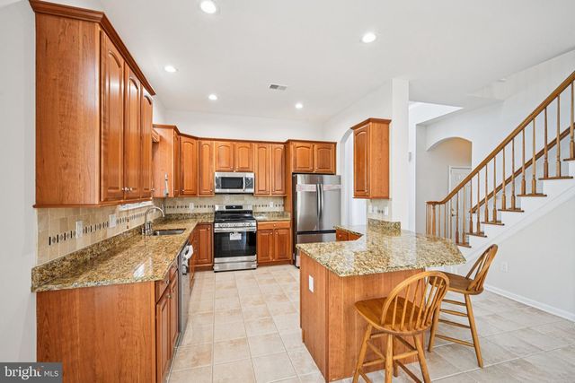 42 LEWIS DR, Mays Landing, NJ 08330