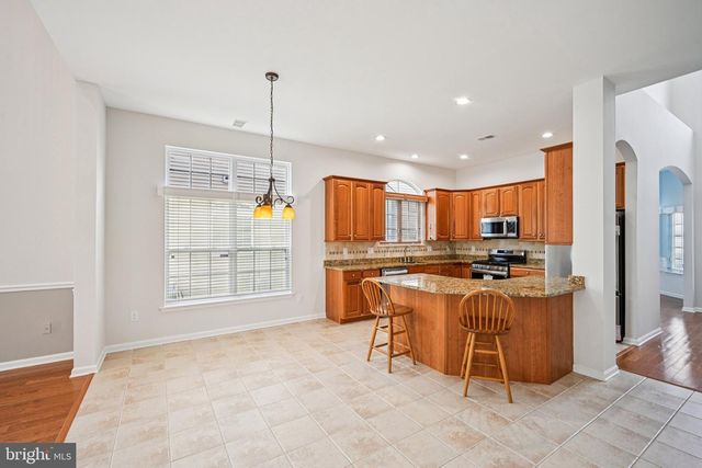 42 LEWIS DR, Mays Landing, NJ 08330