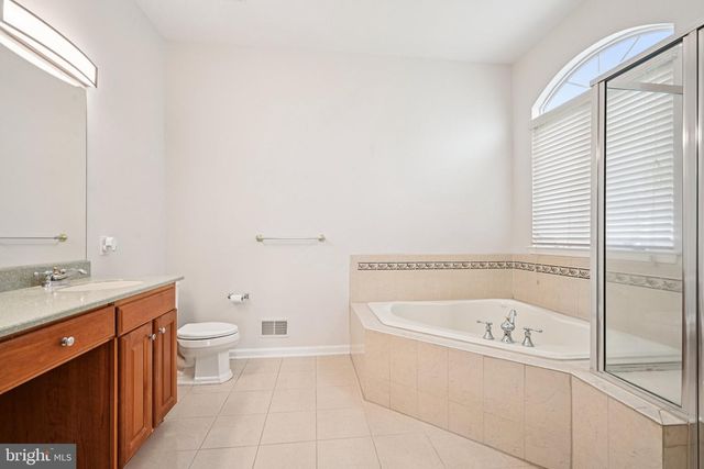 42 LEWIS DR, Mays Landing, NJ 08330