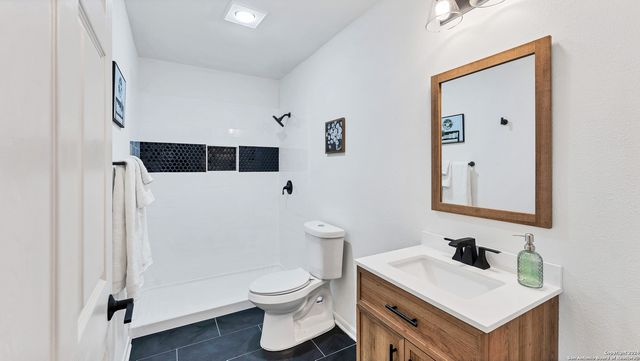 270 S PEACH AVE, New Braunfels, TX 78130