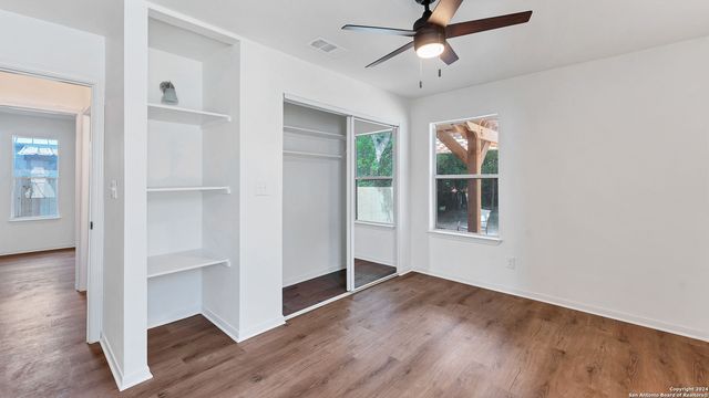 270 S PEACH AVE, New Braunfels, TX 78130