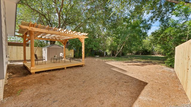 270 S PEACH AVE, New Braunfels, TX 78130