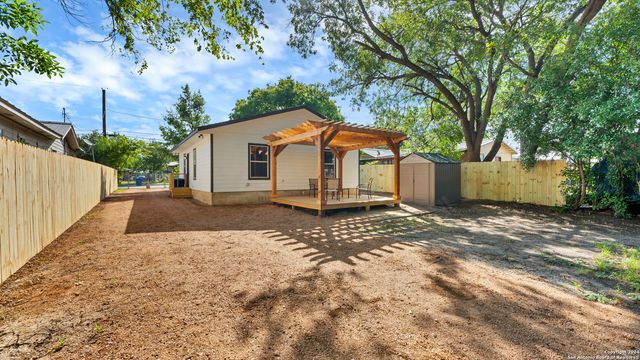 270 S PEACH AVE, New Braunfels, TX 78130