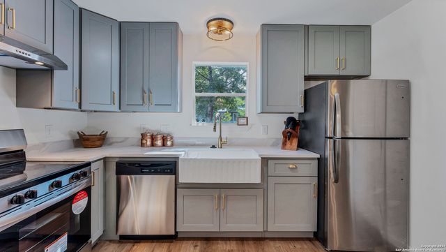 270 S PEACH AVE, New Braunfels, TX 78130