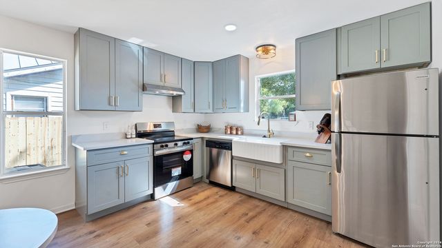 270 S PEACH AVE, New Braunfels, TX 78130