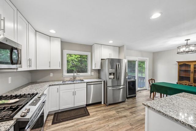 710 Chelsea Drive, Algonquin, IL 60102
