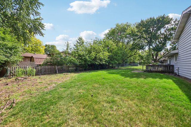 710 Chelsea Drive, Algonquin, IL 60102