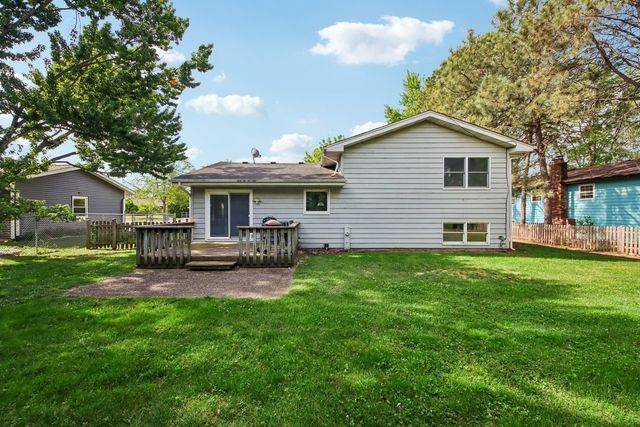 710 Chelsea Drive, Algonquin, IL 60102