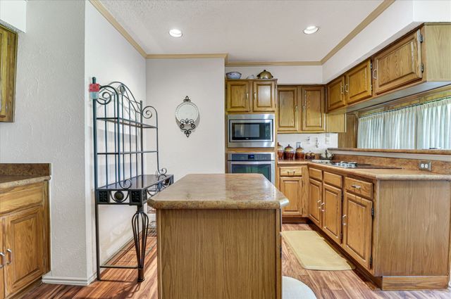 6706 Saddle Ridge Road, Arlington, TX 76016