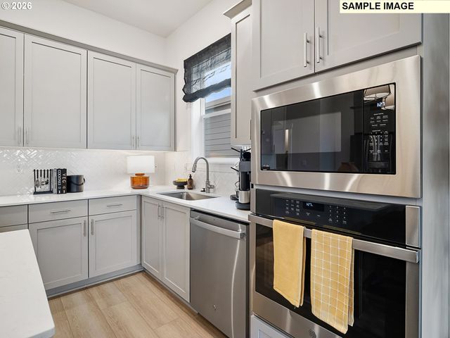 16900 Sw Cairn Ln, King City, OR 97140