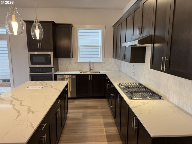 16900 Sw Cairn Ln, King City, OR 97140