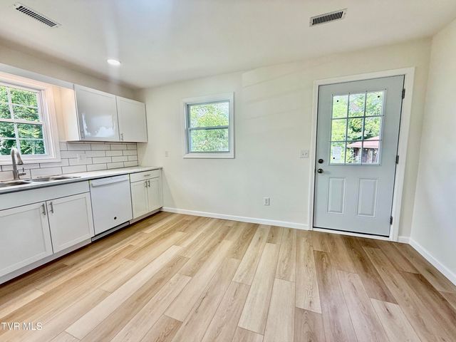 1006 Minton Place, Kingsport, TN 37660