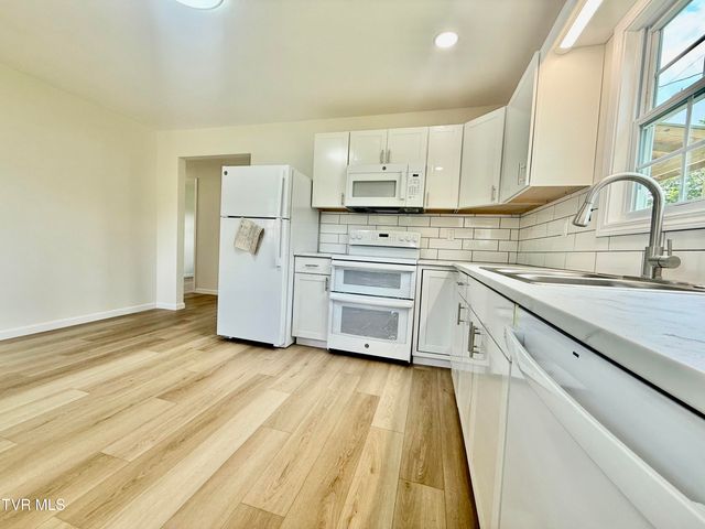 1006 Minton Place, Kingsport, TN 37660