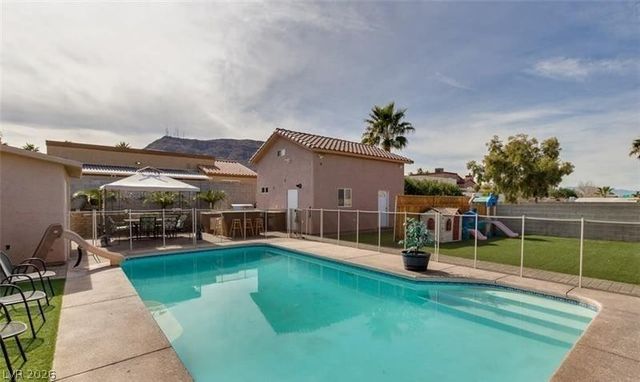 437 Waterwheel Falls Drive, Henderson, NV 89015