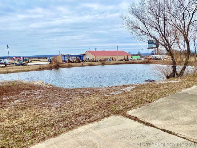 10092 Kennys Trucks Drive, Mounds, OK 74047