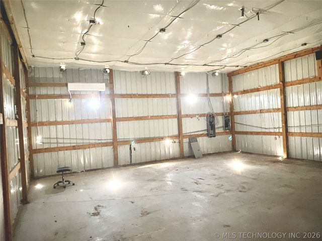 10092 Kennys Trucks Drive, Mounds, OK 74047