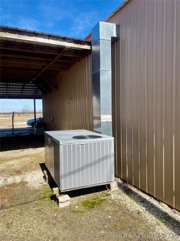 10092 Kennys Trucks Drive, Mounds, OK 74047