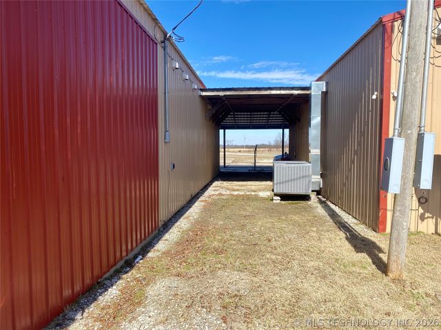 10092 Kennys Trucks Drive, Mounds, OK 74047