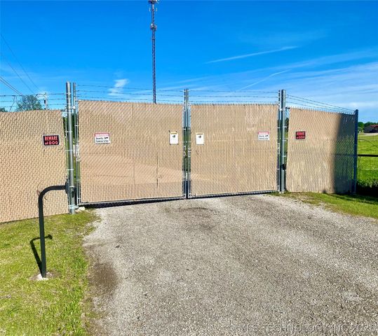 10092 Kennys Trucks Drive, Mounds, OK 74047