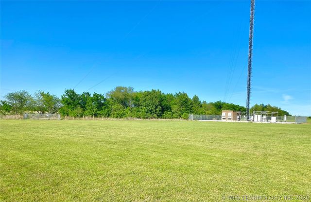 10092 Kennys Trucks Drive, Mounds, OK 74047