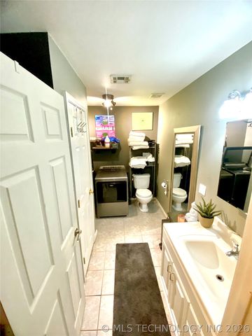 10092 Kennys Trucks Drive, Mounds, OK 74047