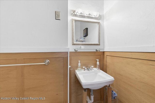 37 Summit Avenue, Catskill, NY 12414