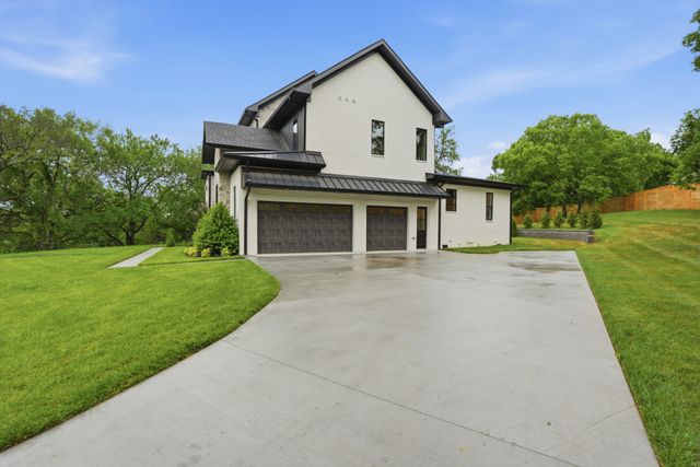 6612 Fleetwood Dr, Nashville, TN 37209