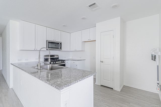 11986 Sand Wedge Way, San Antonio, TX 78221