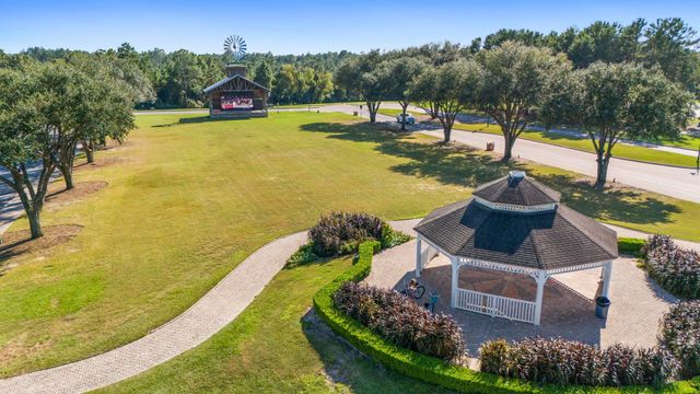 65 Apollo Avenue East, Freeport, FL 32439