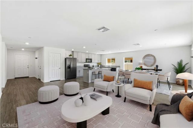 44745 Aspen St, Lancaster, CA 93535