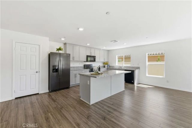 44745 Aspen St, Lancaster, CA 93535