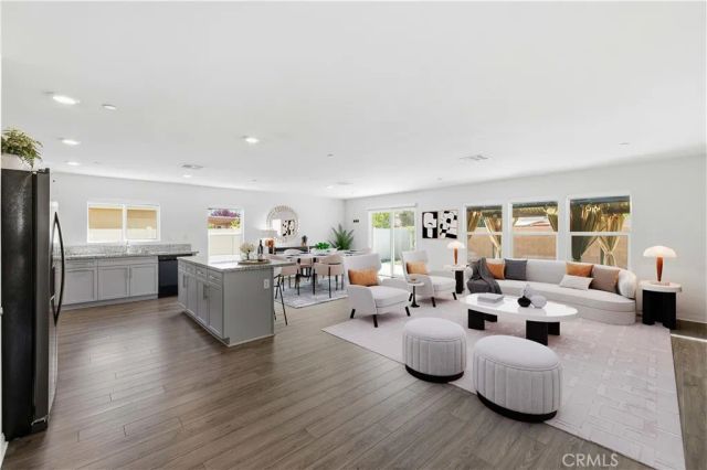 44745 Aspen St, Lancaster, CA 93535