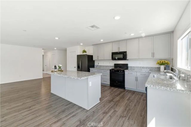 44745 Aspen St, Lancaster, CA 93535