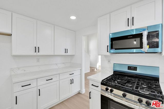 3723 Hollowglen Drive, Palmdale, CA 93550