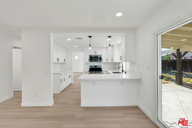 3723 Hollowglen Drive, Palmdale, CA 93550